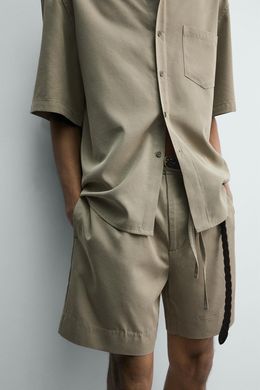 BERMUDA RELAXED FIT EFECTO LAVADO / Beige