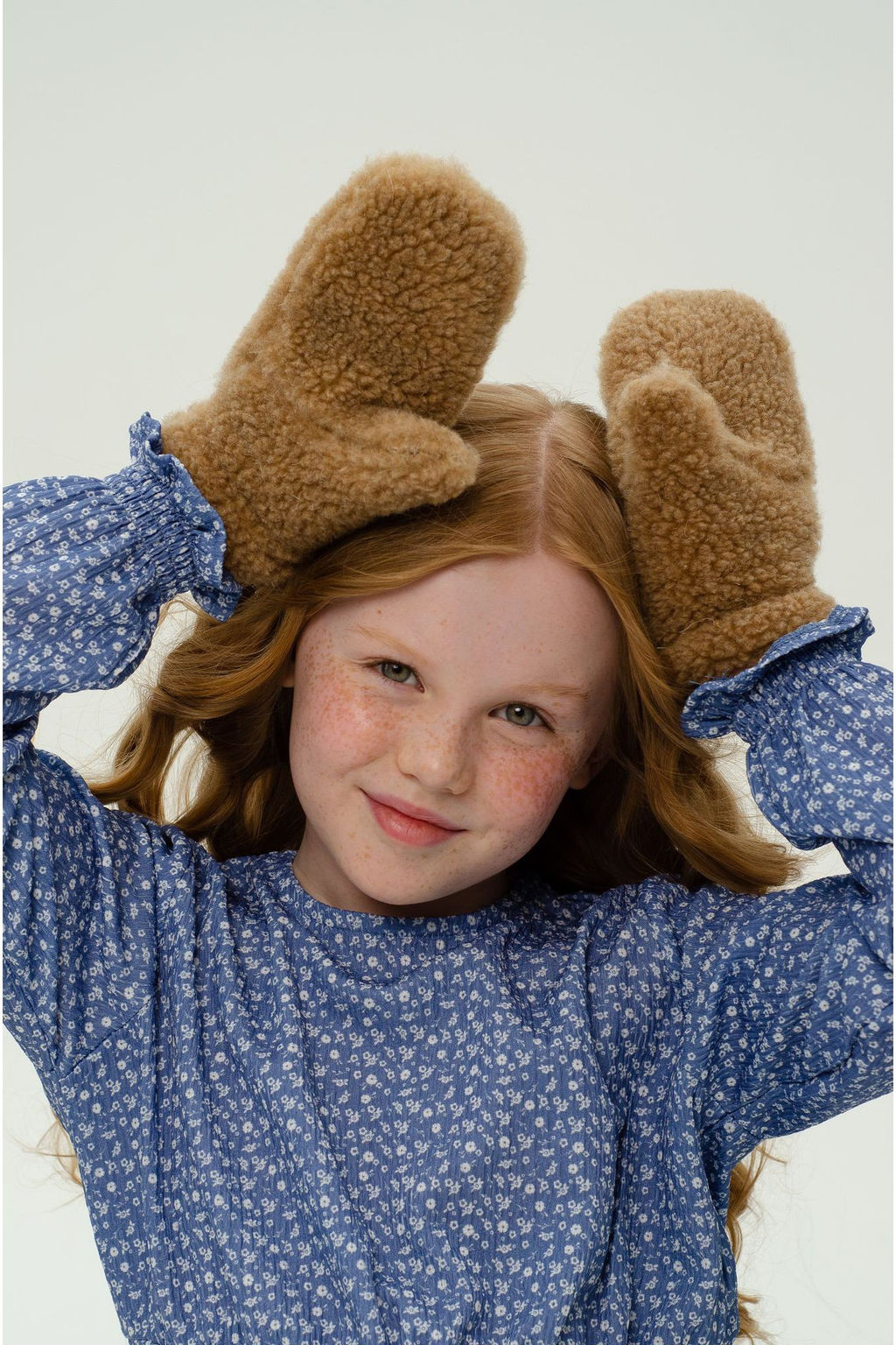 Варежки детские меховые ваниль - Woollamb фото 7