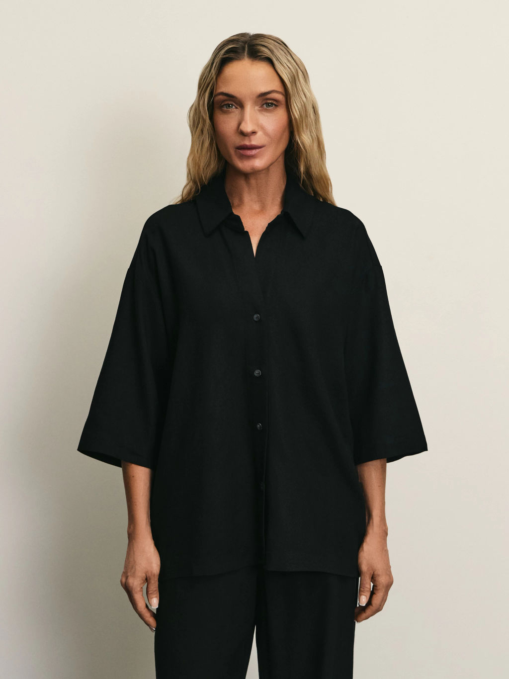 Льняная рубашка свободного кроя / Zarina фото 3