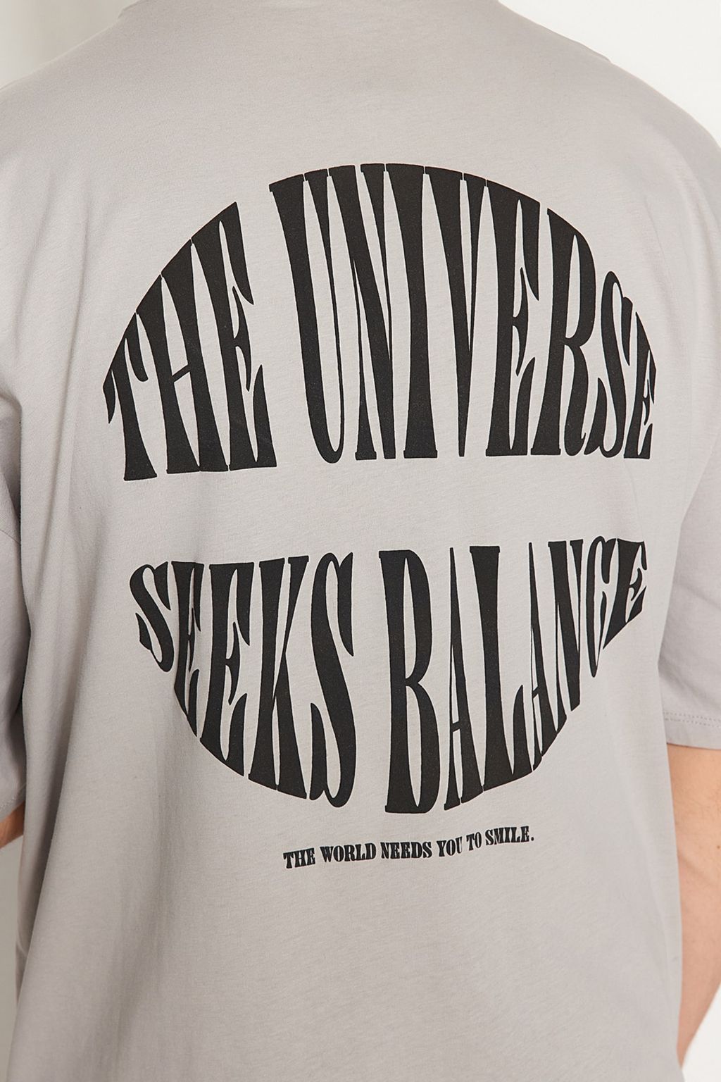 Trendyolmilla Man Gri Oversize Kabar?k Yaz? Bask?l? %100 Pamuklu T-Shirt TMNSS23TS00190  фото 8