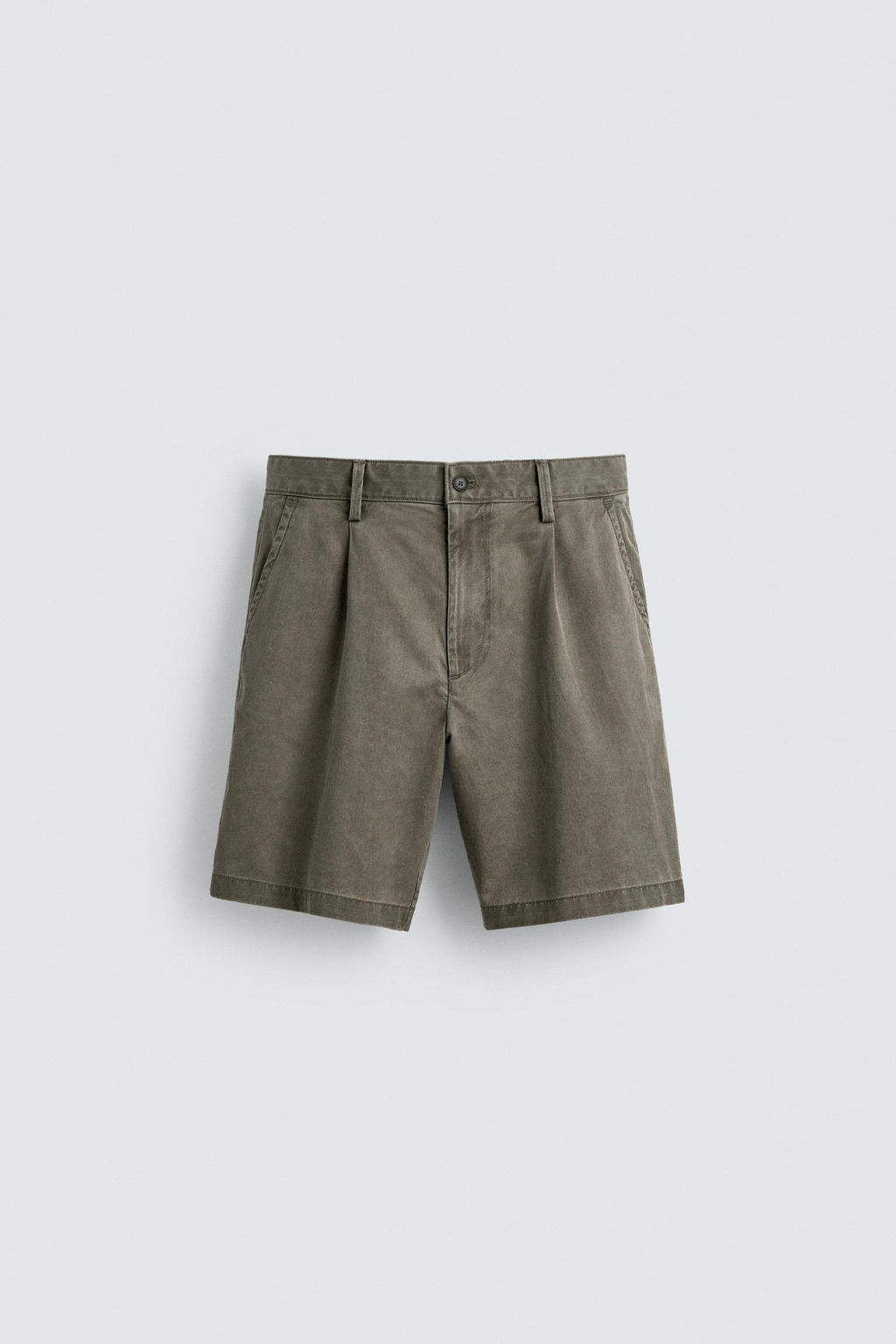 BERMUDA REGULAR FIT PLIEGUES / VERDE