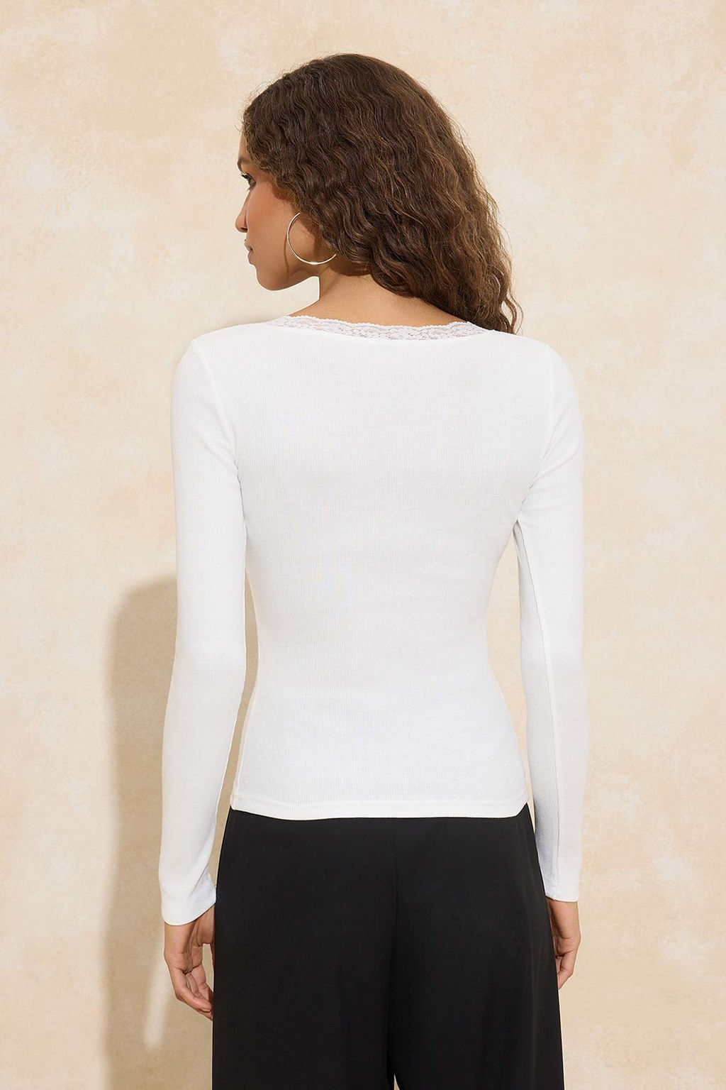 Trendyolmilla Gri V Yaka Dantel Detayl? Fitilli Fitted/Vucuda Oturan Pamuklu Esnek Orme Bluz TWOAW24BZ00070  фото 12