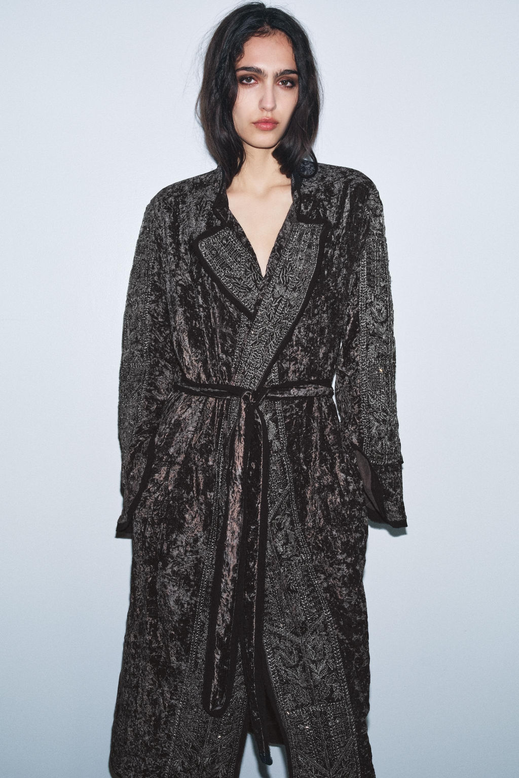 ZW COLLECTION LIMITED EDITION EMBROIDERED VELVET KIMONO - Zara фото 2
