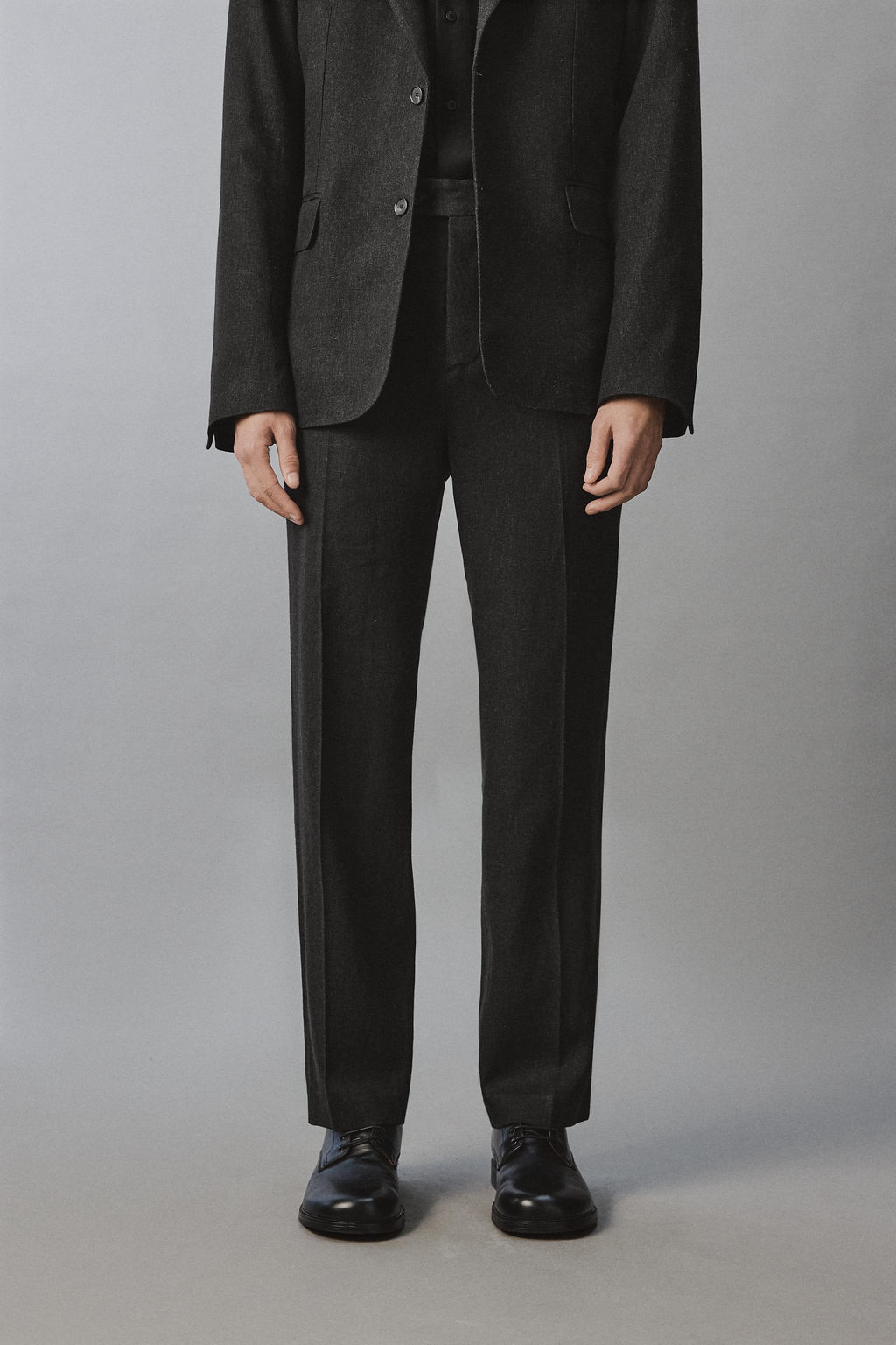 PANTAL?N TRAJE VISCOSA - C??AMO / Negro - Zara фото 2