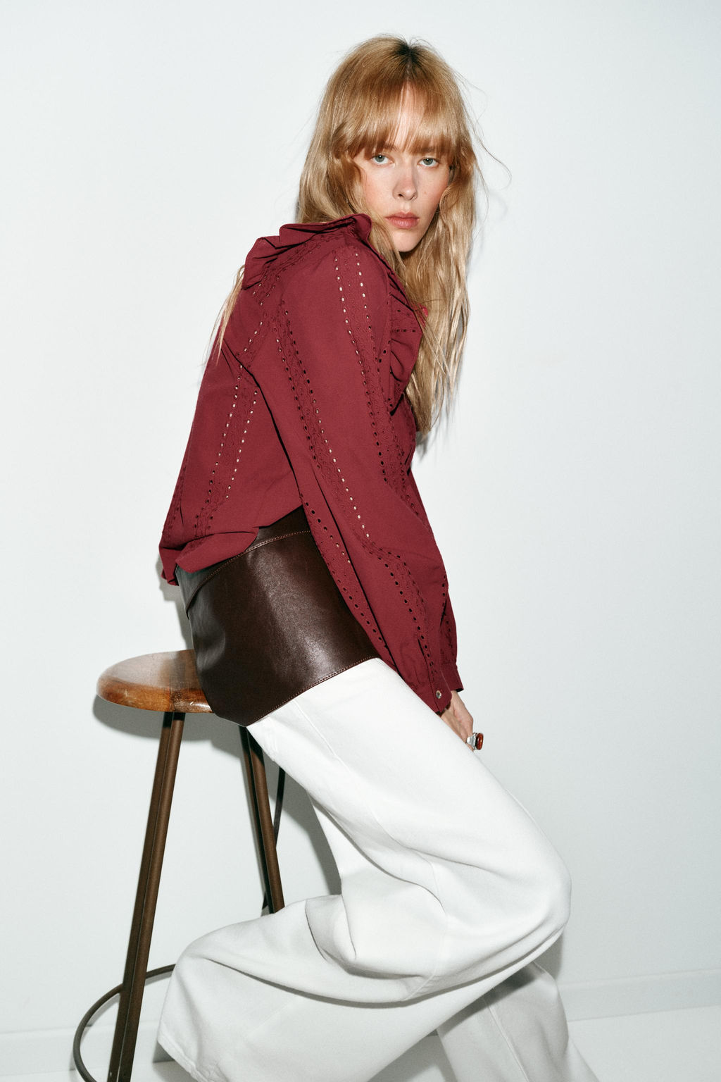 ROMANTIC BLOUSE WITH CUTWORK EMBROIDERY - Zara фото 4