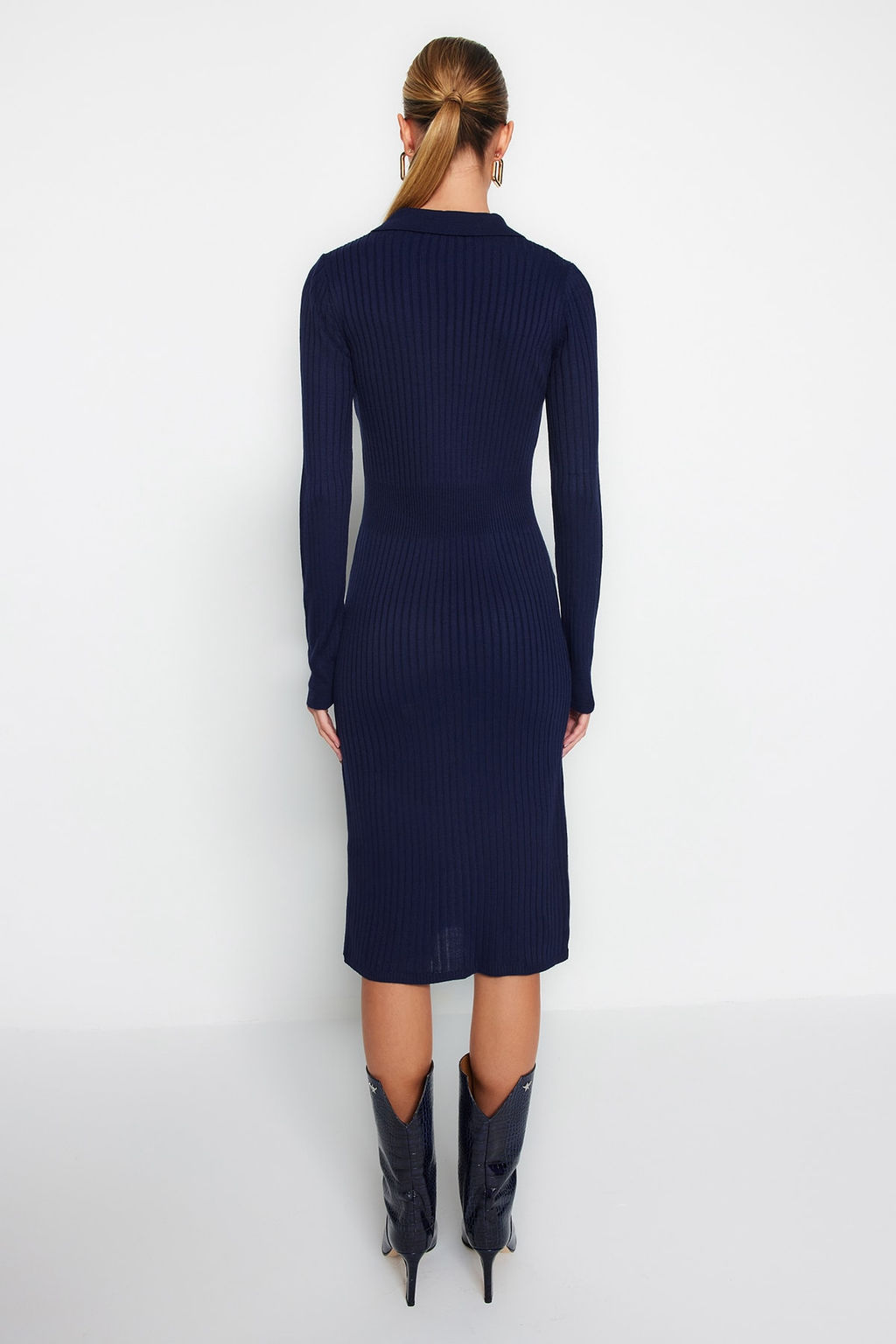 TRENDYOLMILLA Siyah Midi Triko Polo Yaka Elbise TWOAW22EL1376  фото 40