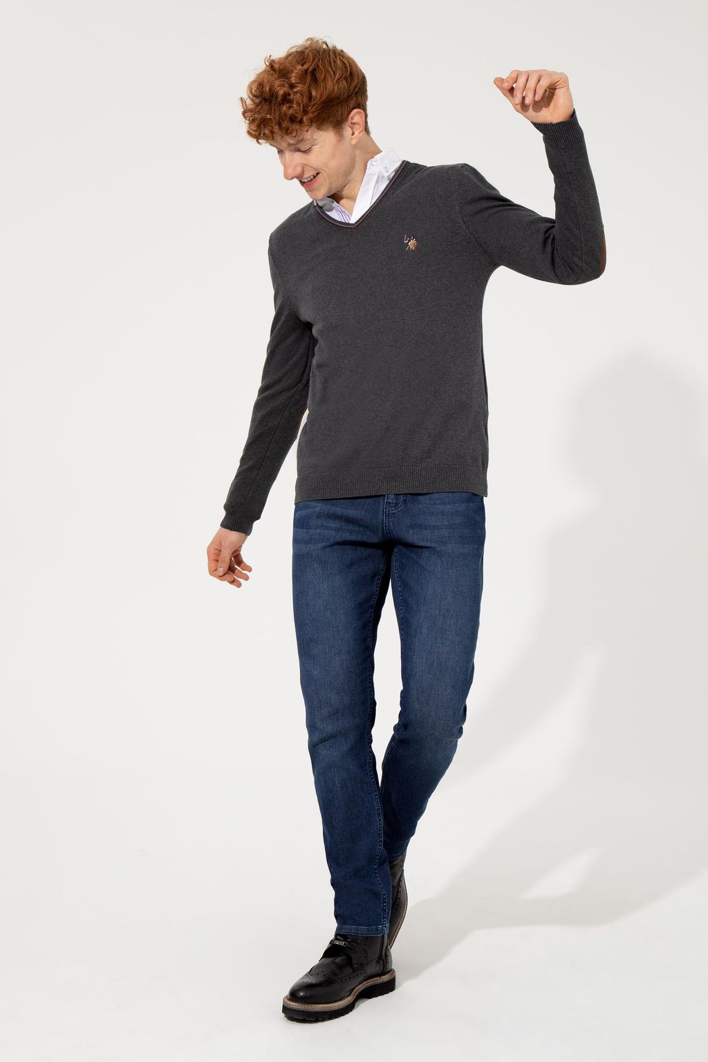 U. S. Polo Assn Мужской базовый трикотажный свитер антрацитового цвета с v-образным вырезом - U.s. polo assn фото 4