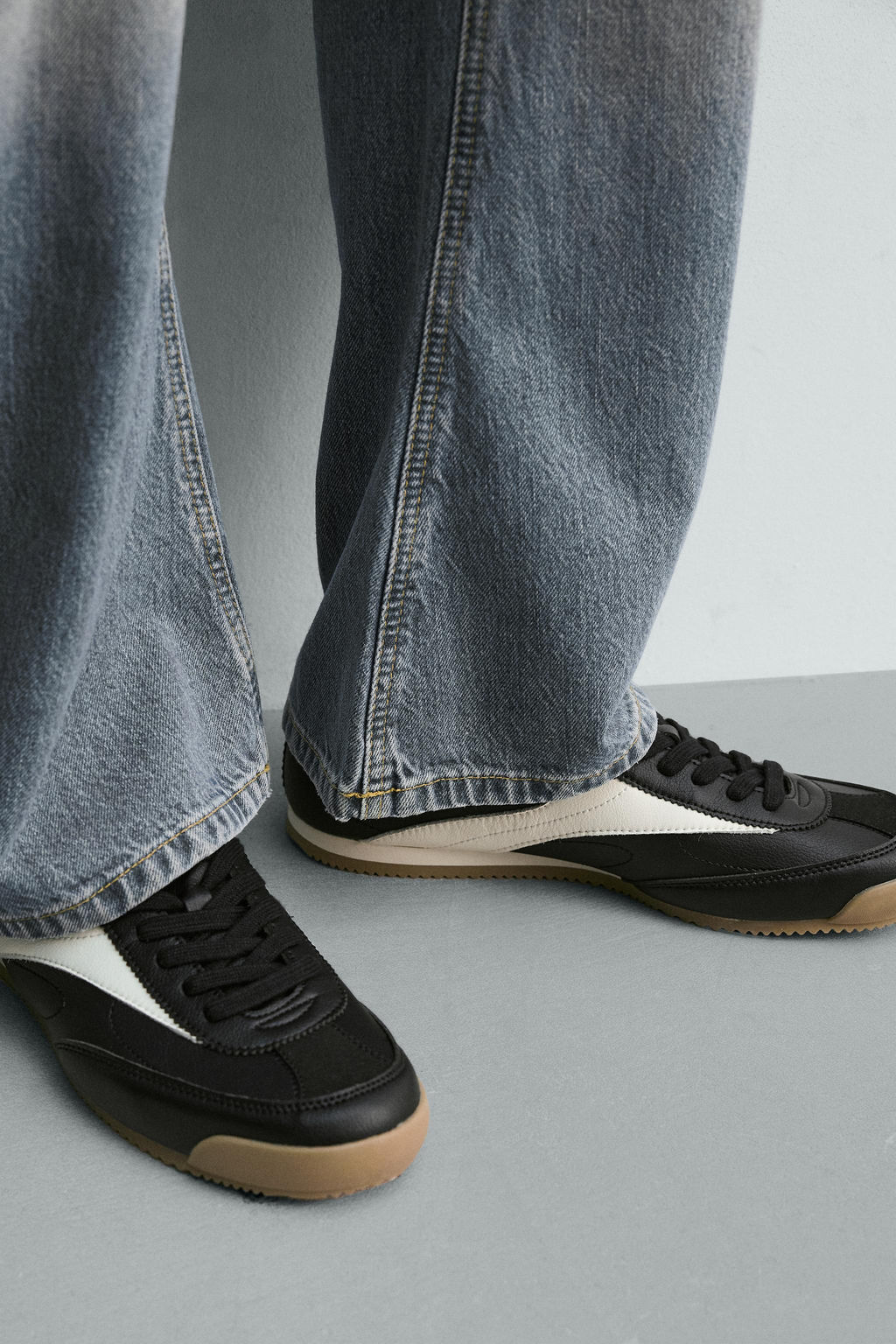 ZAPATILLA ESTILO RETRO / Negro - Zara фото 7