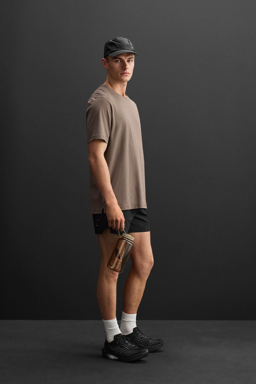 TEXTURED TRAINING T-SHIRT - Zara фото 13