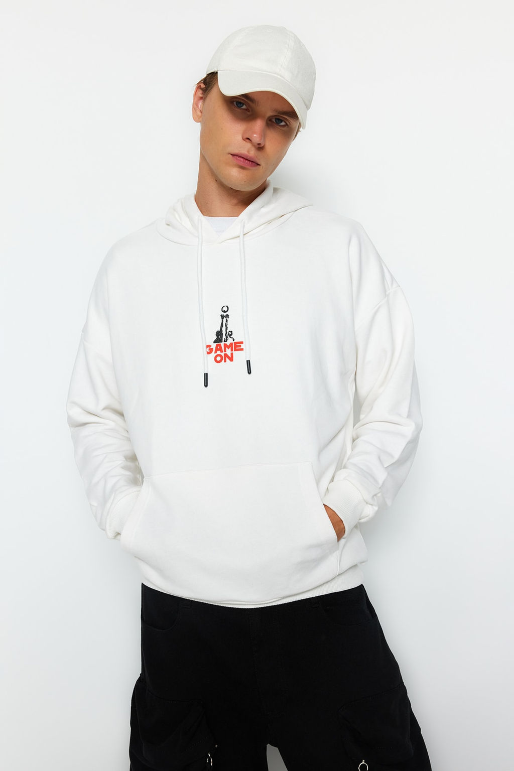 TRENDYOL MAN Ekru Oversize/Genis Kesim Kapusonlu Uzun Kol Basketbol Bask?l? Sweatshirt TMNAW24SW00005 - Trendyolmilla фото 2