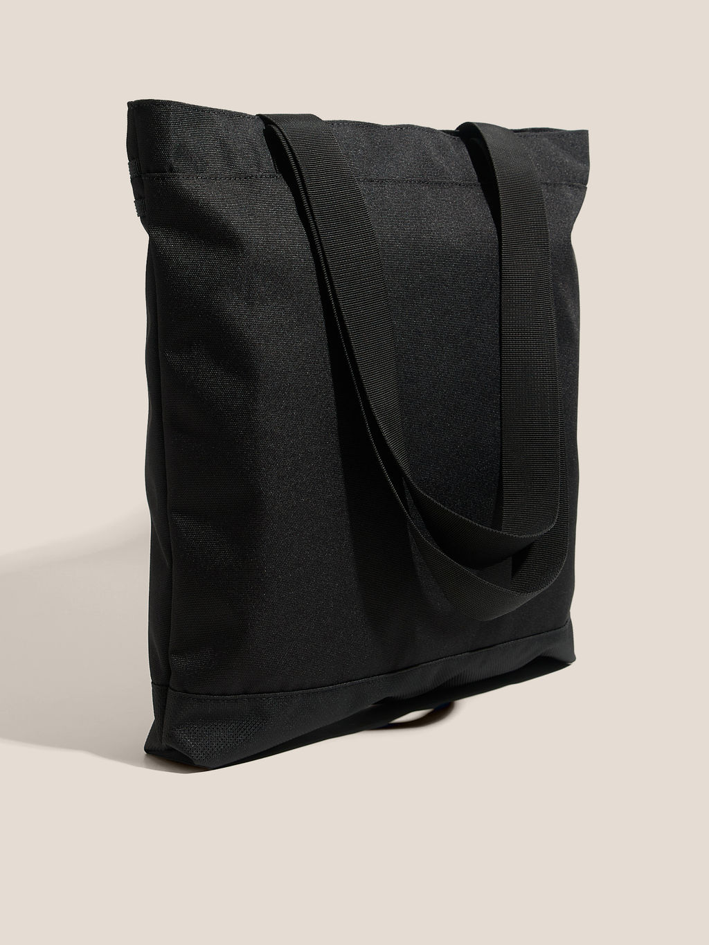 Женский шоппер PUMA ESSENTIALS Tote Bag Артикул 4555176, черный