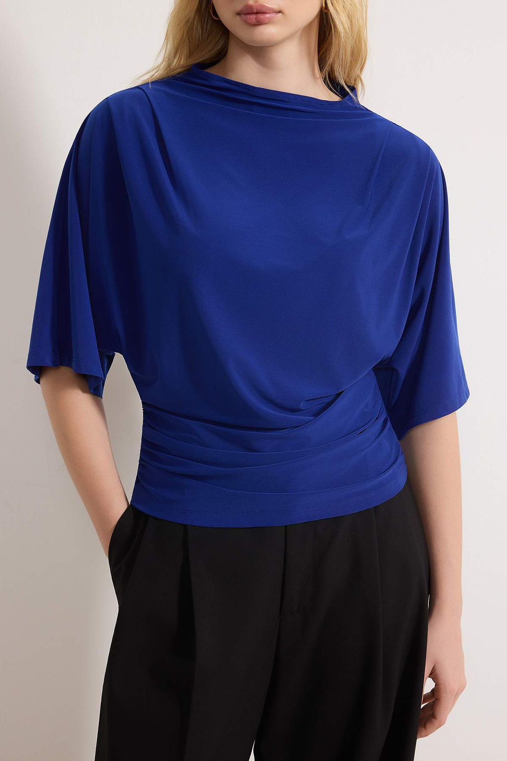 Saks Fitted/Vucuda Oturan Kay?k Yaka Yarasa Kol K?sa Kollu Esnek Orme Bluz TWOSS26BZ00020