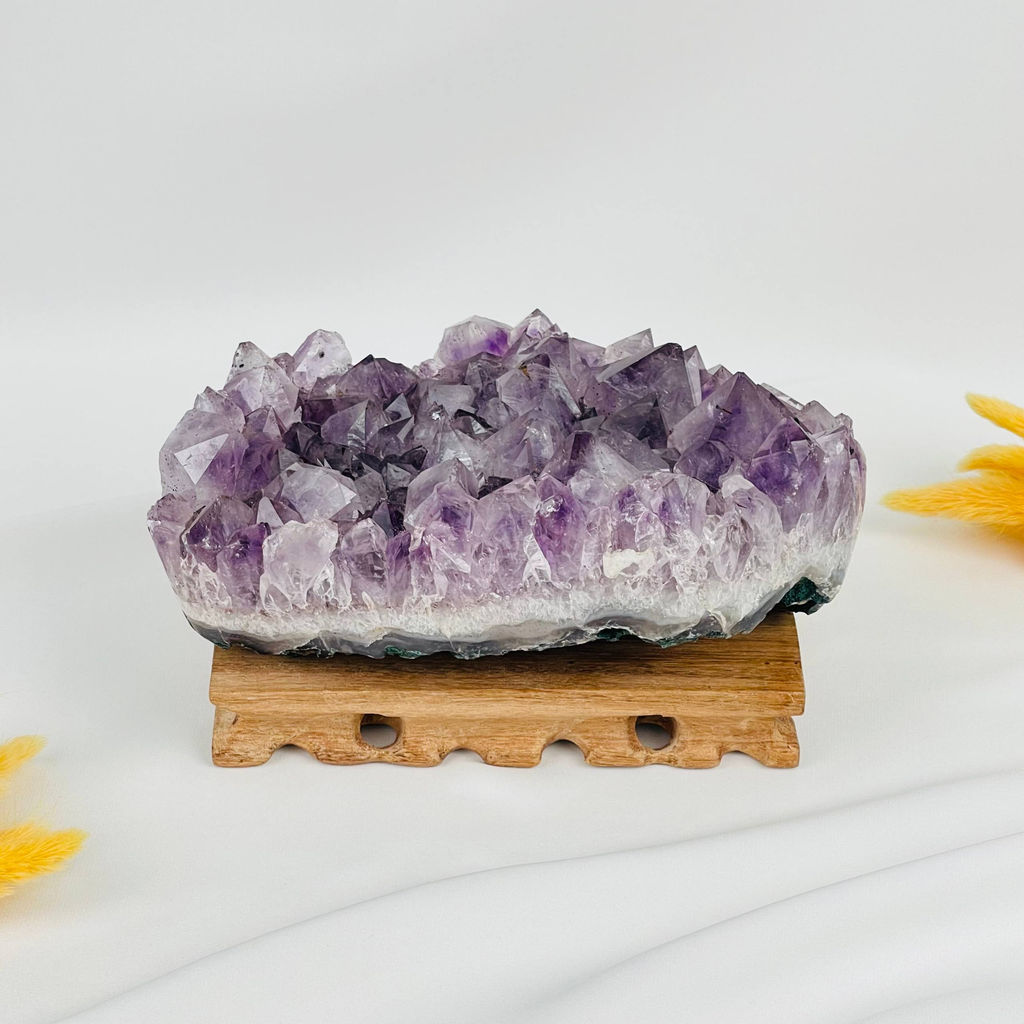 Друза Аметиста на подставке