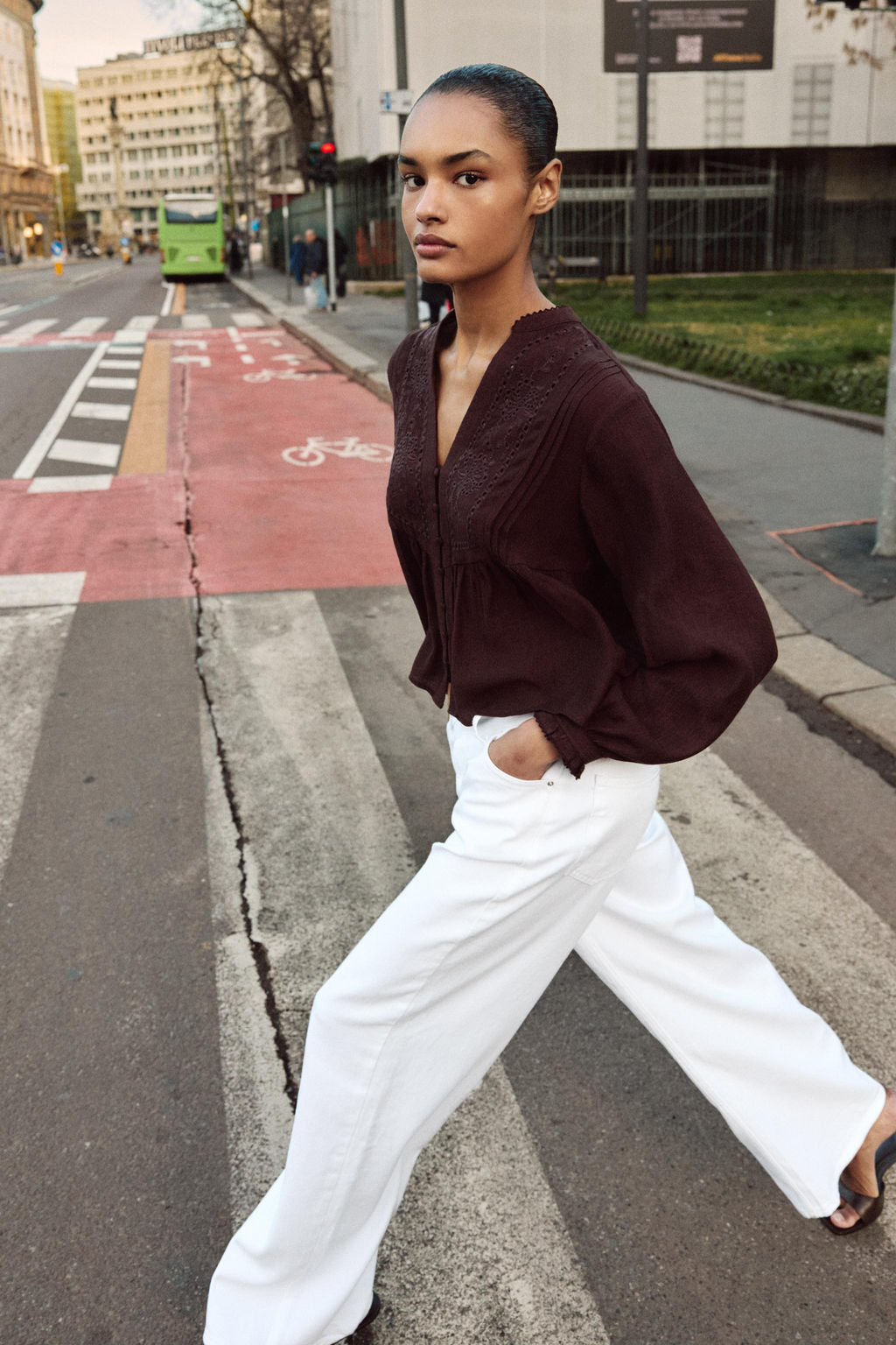 BLUSA BORDADOS / Marr?n - Zara фото 3