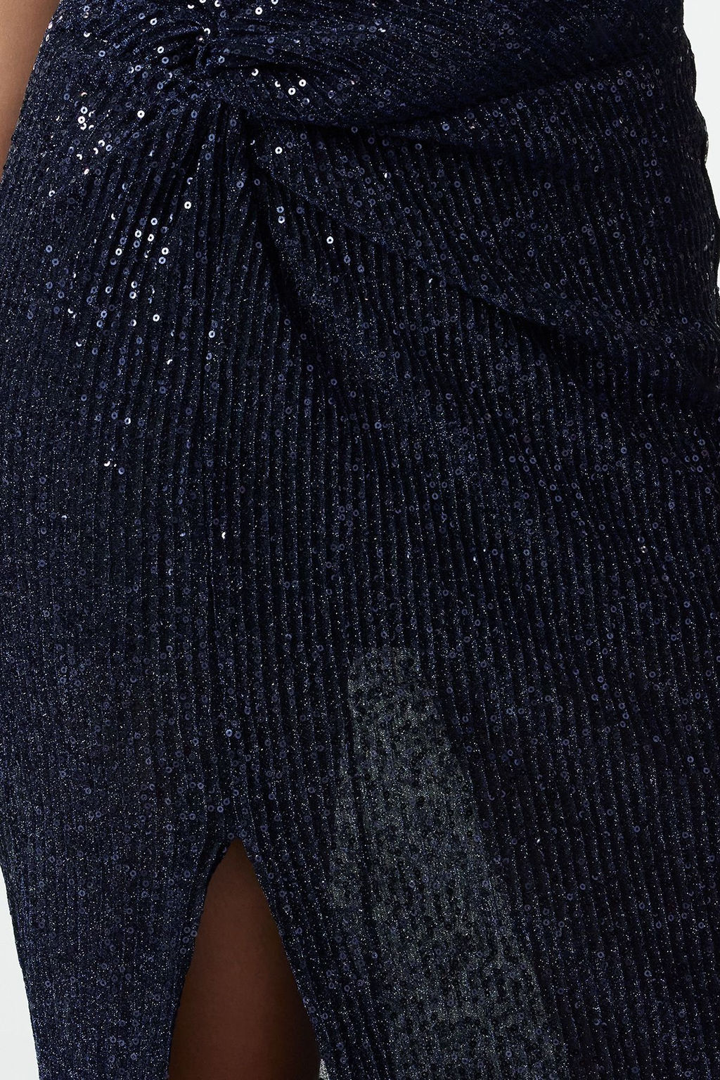 Lacivert Vucuda Oturan Orme Par?lt?l? Pullu Payet Uzun Abiye Gece Mezuniyet Elbisesi TPRSS24EL00030