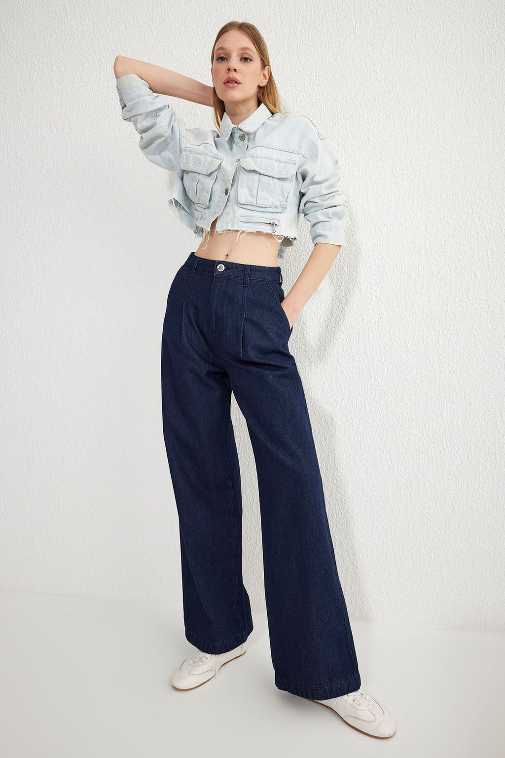 Koyu Mavi Pileli Yuksek Bel Wide Leg Jeans TWOSS25JE00040