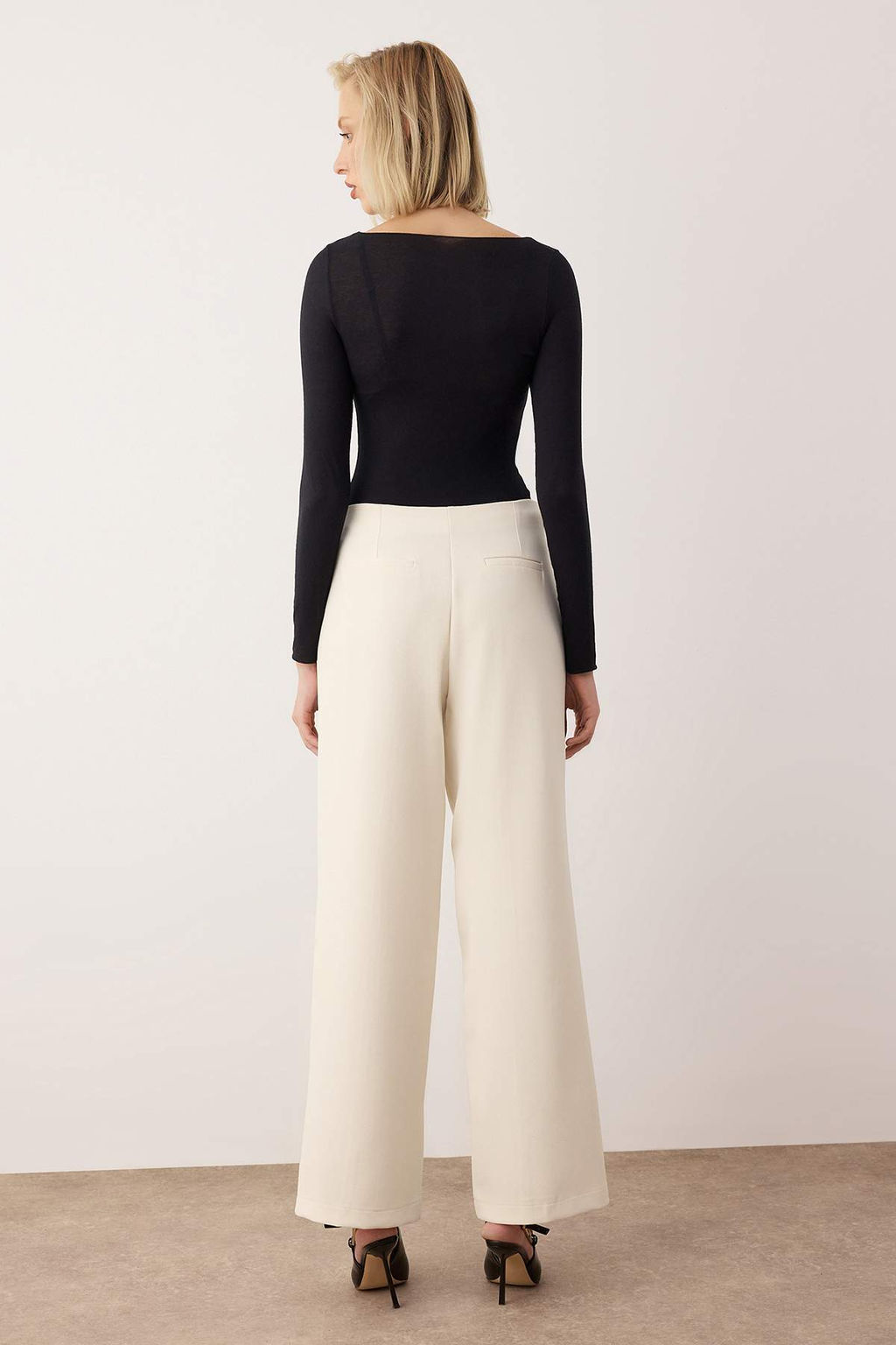 EXCLUSIVE Ozel Koleksiyon Ekru Biye Detayl? Straight/Duz Kesim Pantolon TWOAW26PL00120 - Trendyolmilla фото 5