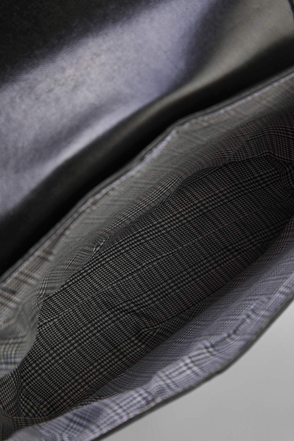 Siyah Metal Toka Detayl? Kad?n City Omuz Canta TAKAW26OC00022