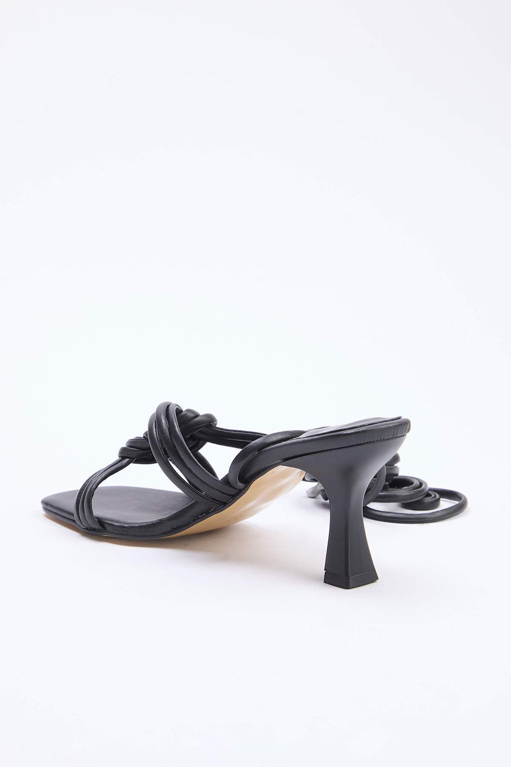 Siyah Baglama Detayl? 7,5 cm Kad?n Klasik Topuklu Ayakkab? TAKSS26TO00046