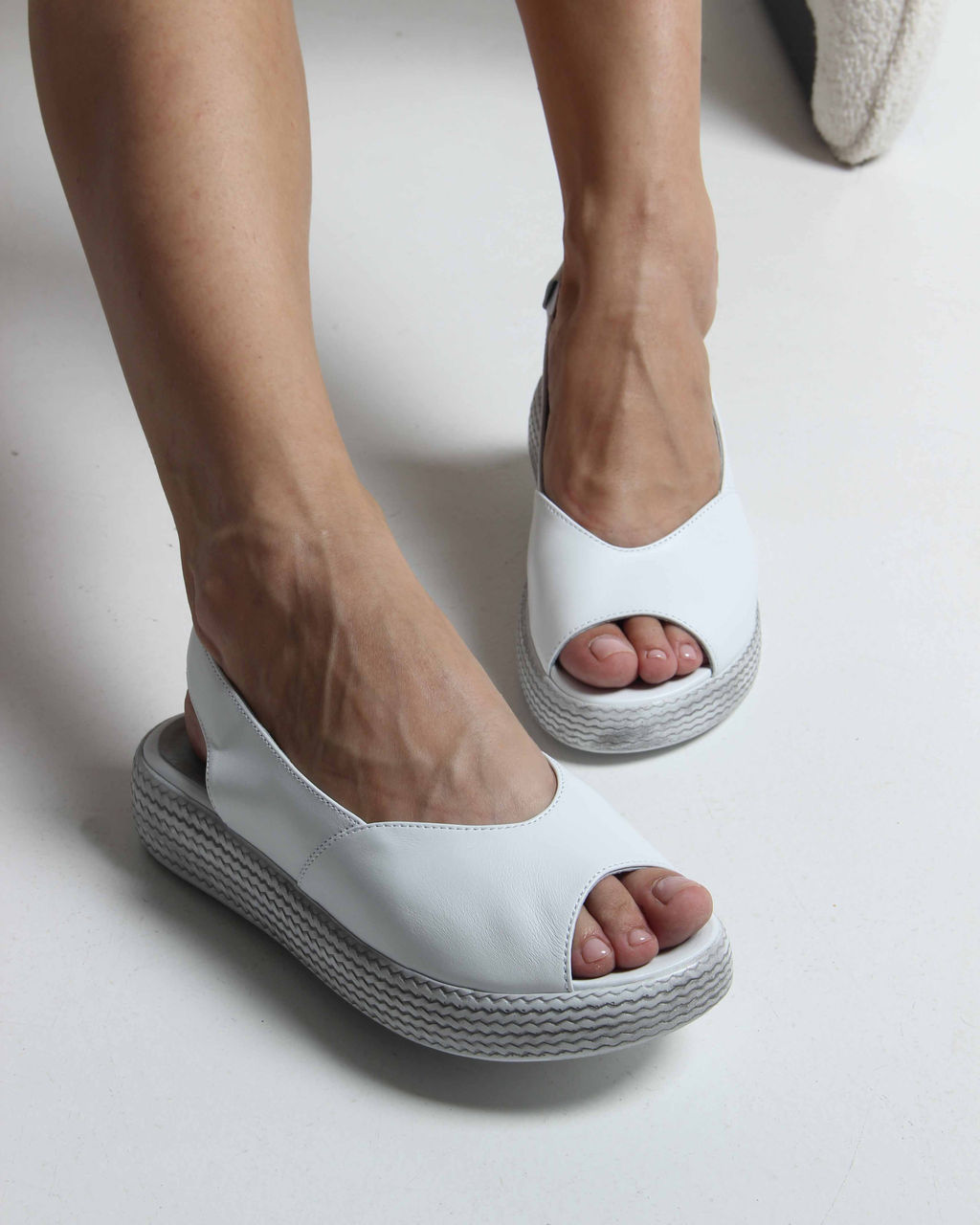 Босоножки 1042.2530w. Белый серый