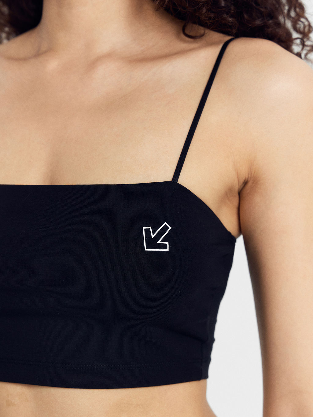 Топ женский черный с печатью черный +печать 112828 - Mark formelle фото 7