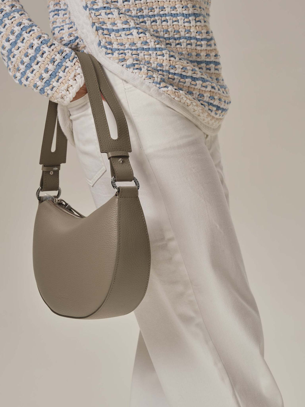 Сумка женская сэддл Azaro 31042 серо-коричневый