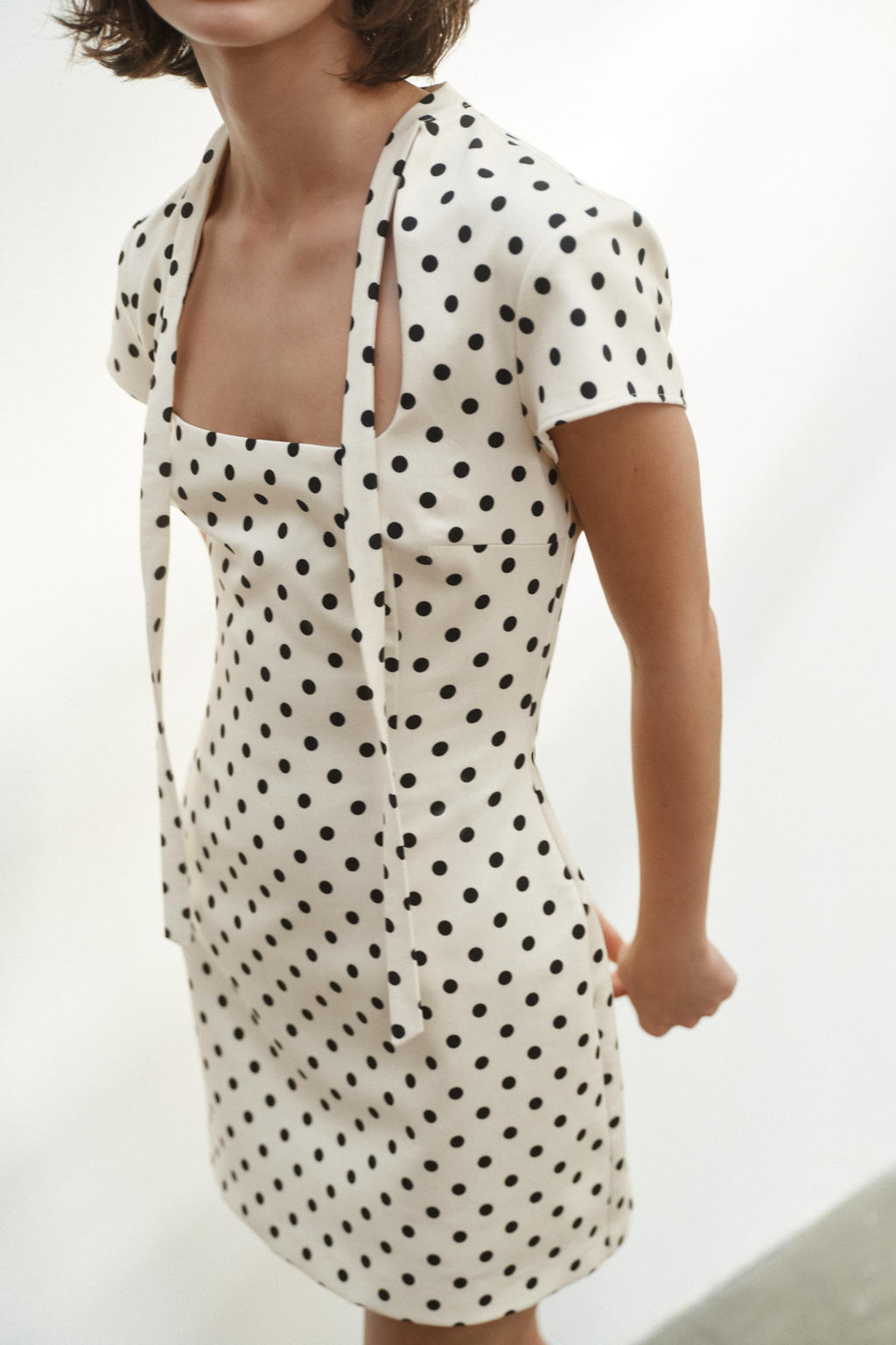 POLKA DOT SHORT DRESS WITH TIE DETAIL - Zara фото 5