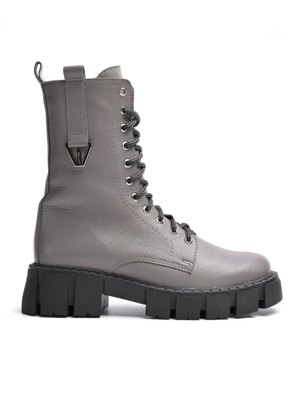 Ботинки Ионесси