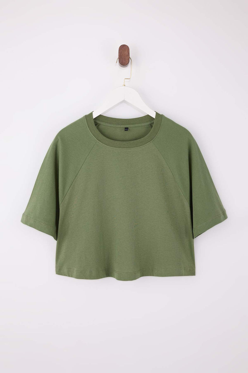 Wardrobe Essentials-Haki Boxy/Rahat Kal?p K?sa Kollu Crop %100 Pamuk Orme T-Shirt TWOSS26TS00006