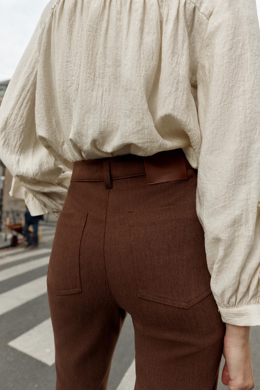 HIGH-WAIST FLARE TROUSERS - Zara фото 10