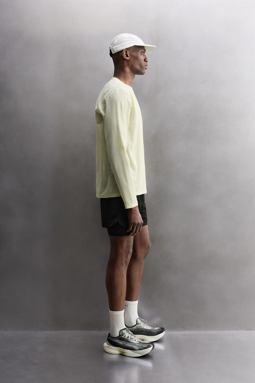 PERFORATED LONG SLEEVE T-SHIRT - Zara фото 4