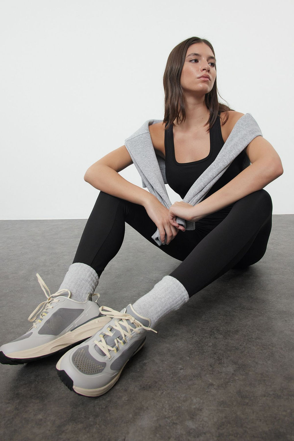 TRENDYOLMILLA Siyah Mat Kumas S?rt Detayl? Orme Spor Tulum THMAW25TU00001  фото 4