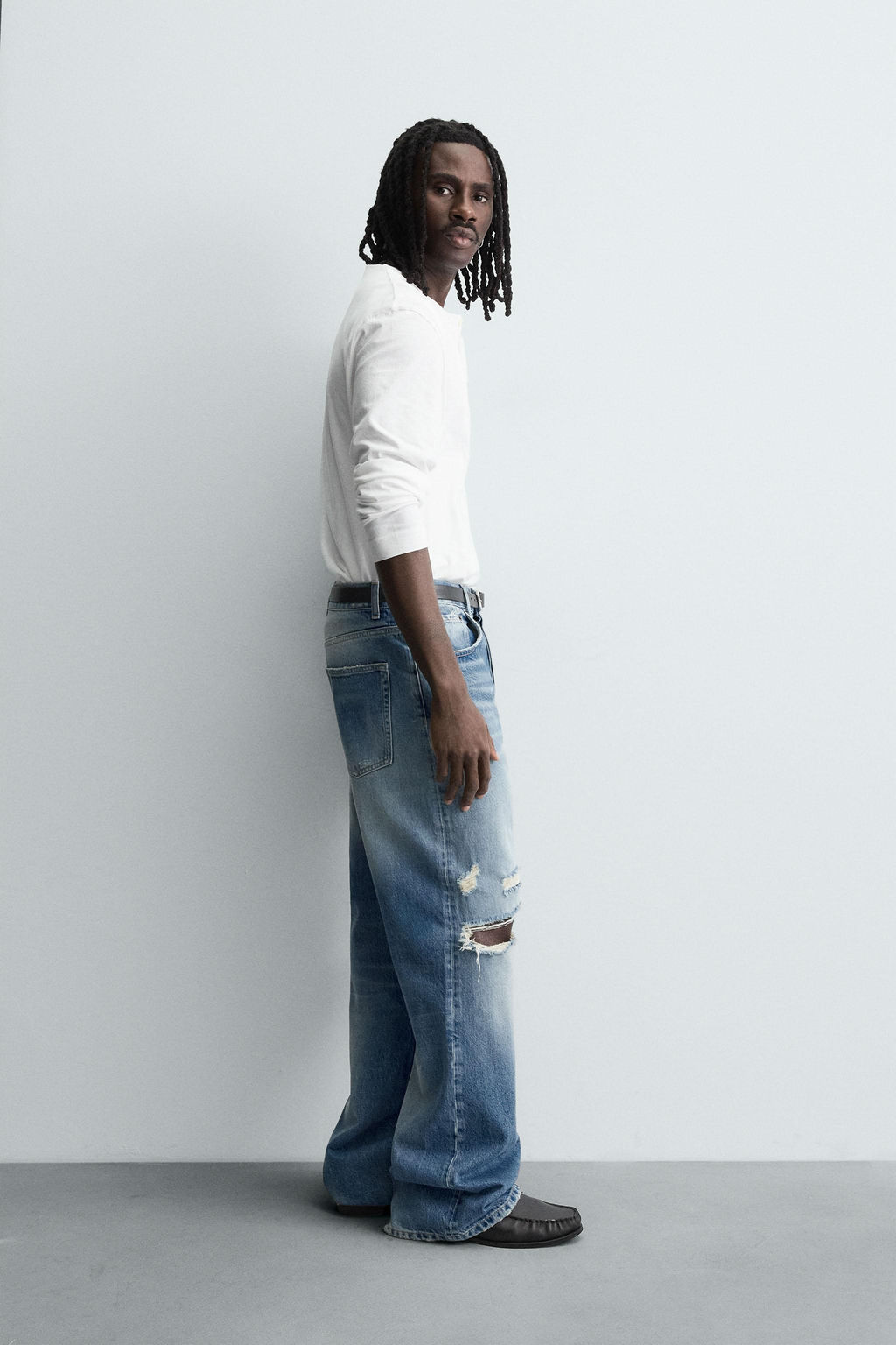 RIPPED RELAXED FIT JEANS - Zara фото 4