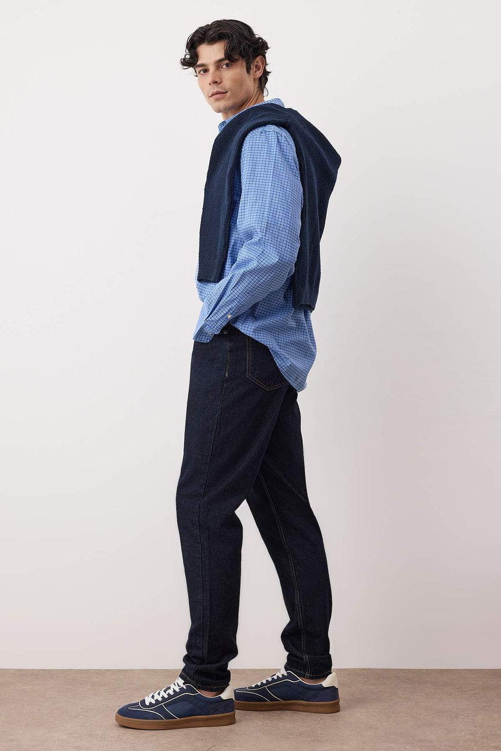 Koyu Lacivert Essential Fit Tutun Dikisli Jeans Kot Pantolon TMNAW23JE00104