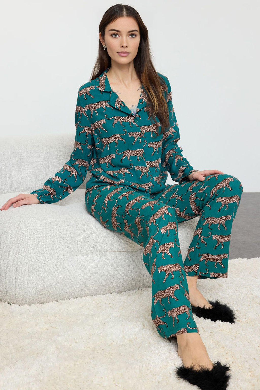Zumrut Yesili Kaplan Desenli Viskon Dokuma Pijama Tak?m? THMAW25PT00035