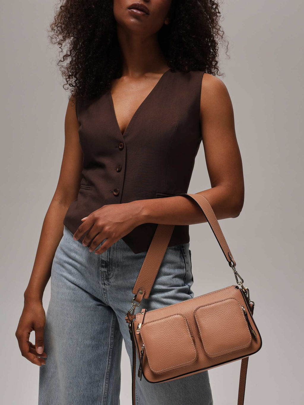 Сумка багет на плечо Deboro 31103 бежевая нуга