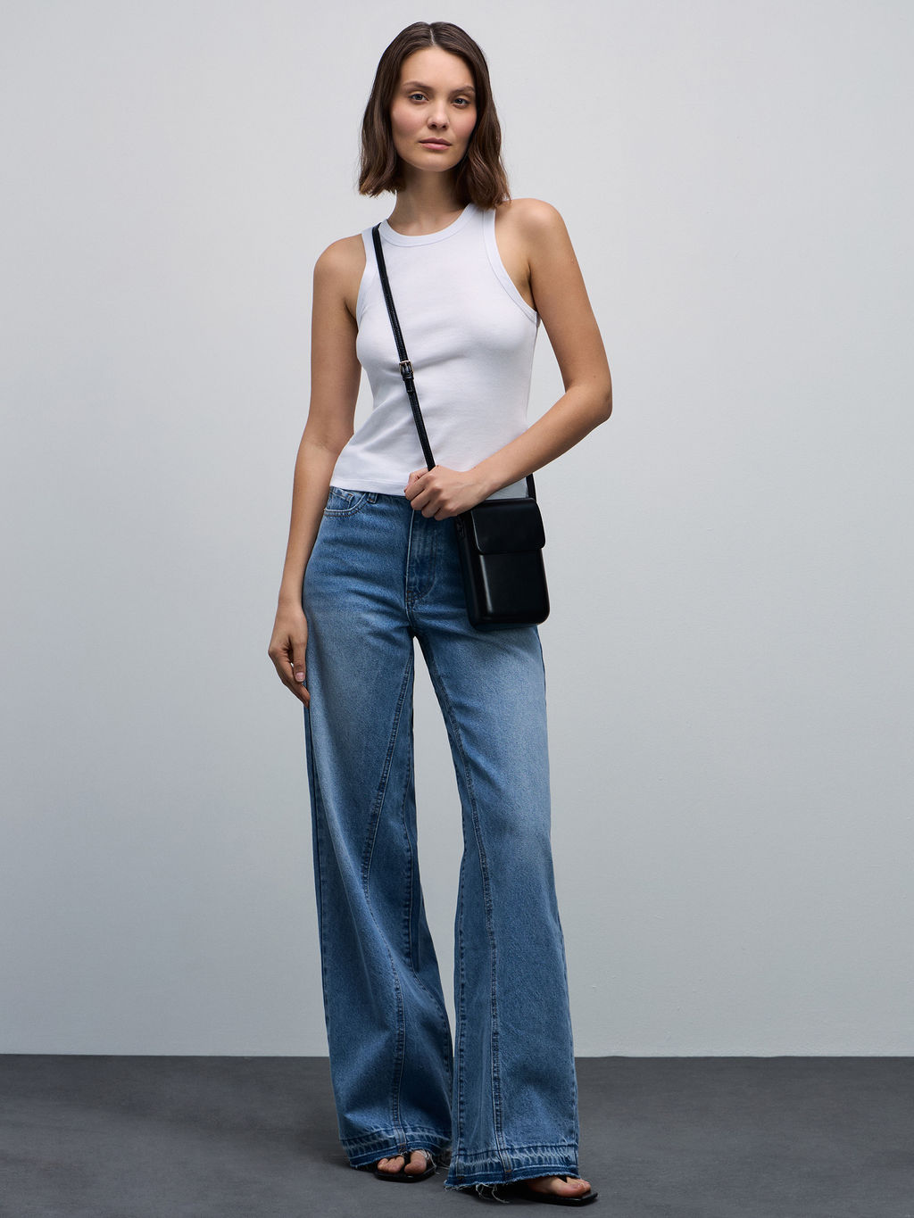 Базовая майка с вырезом халтер / Zarina фото 2