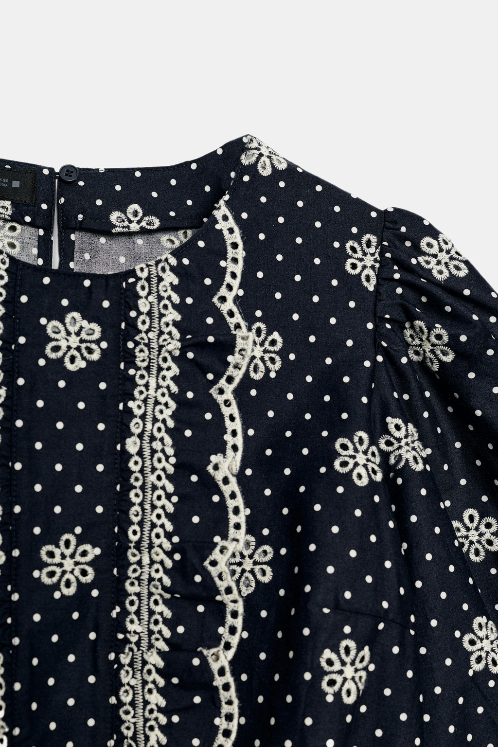 BLUSA LUNARES BORDADOS PERFORADOS / Marino - Zara фото 8
