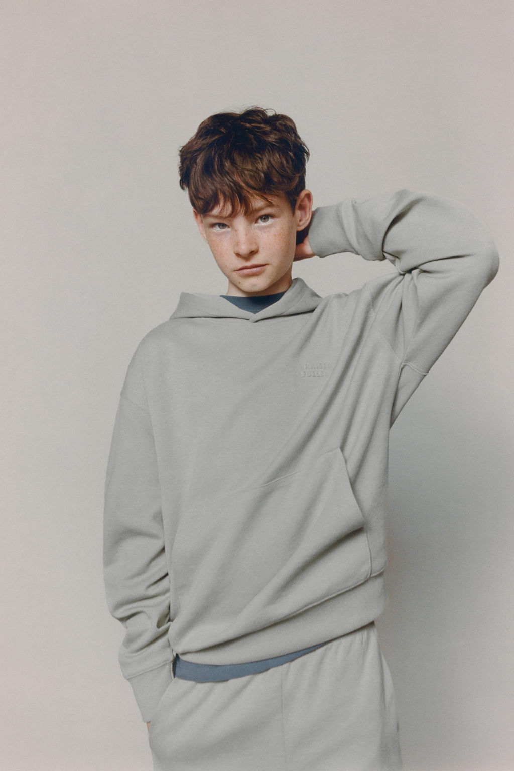EMBOSSED TEXT INTERLOCK HOODIE AND JOGGERS SET - Zara фото 18
