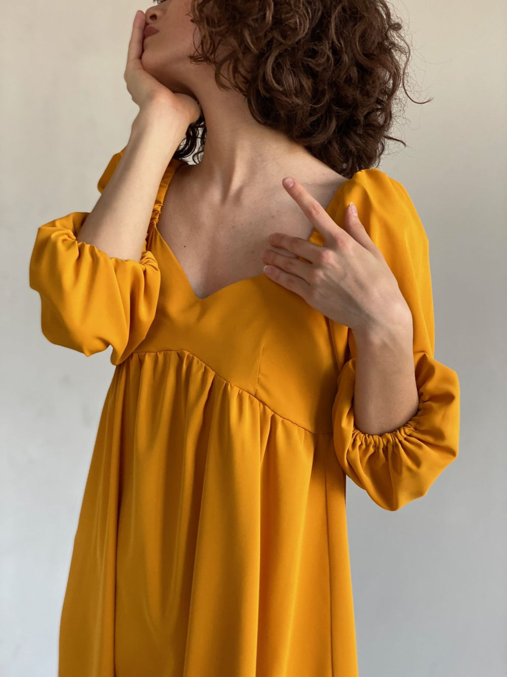 Платье-миди с пышными рукавами в цвете манго - Martichelli фото 53