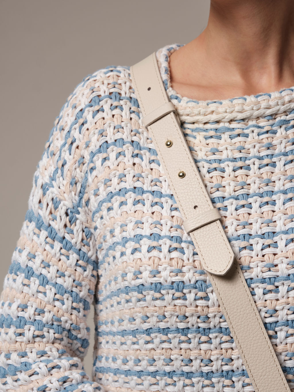 Сумка кожаная через плечо Deboro 30574 светлый крем