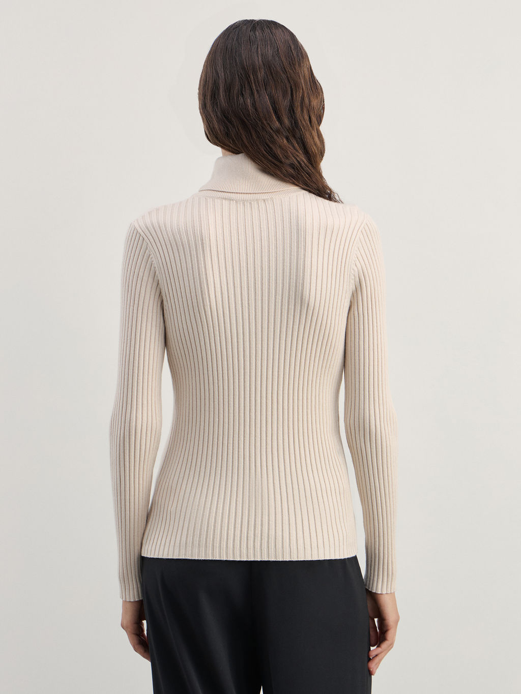 Базовая водолазка в рубчик из вискозы / Zarina  фото 5