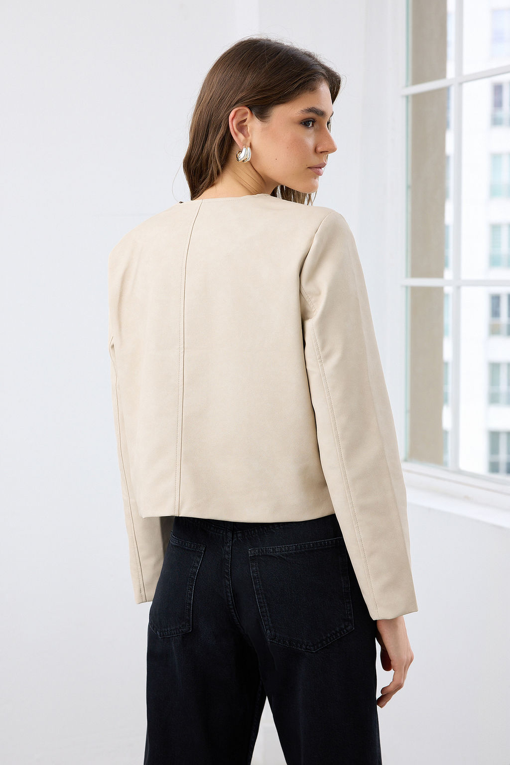 Tas Dugmeli Cep Detayl? Eskitme Gorunumlu Dokuma Suni Deri Ceket TWOAW26CE00018 - Trendyolmilla фото 4