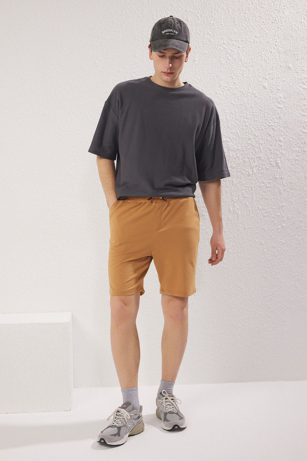 TRENDYOL MAN Bej Regular/Normal Kesim Basic Sort&Bermuda TMNSS20SR0068 - Trendyolmilla фото 3