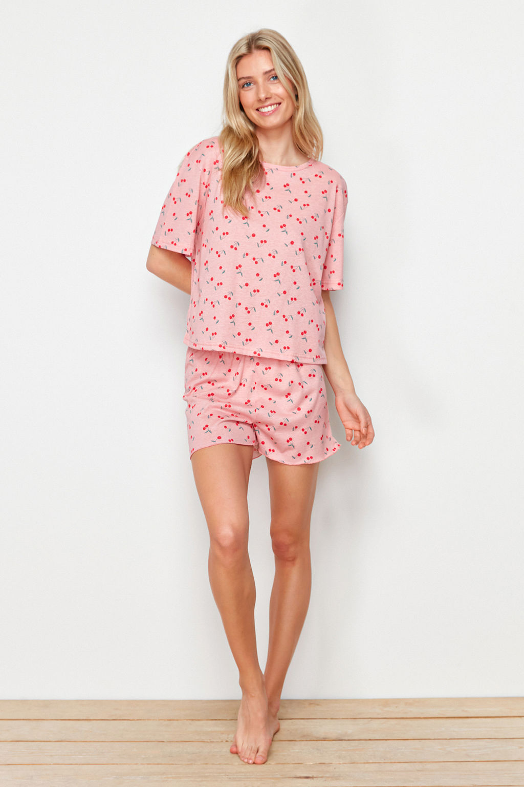 Trendyolmilla Cok Renkli Pamuklu Kiraz Desenli Sortlu Orme Pijama Tak?m? THMSS24PT00283  фото 2