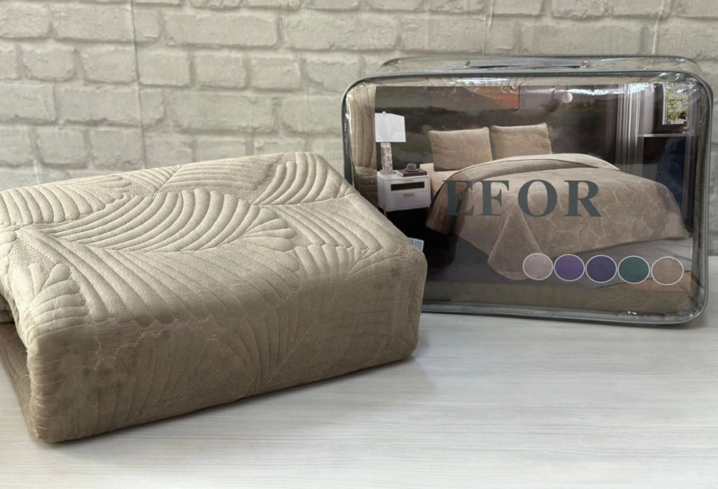 Покрывало EFOR PREMIUM модель УЗОР велюр (240*260) c наволочками (50*70-2 шт) коричневый KAHVE