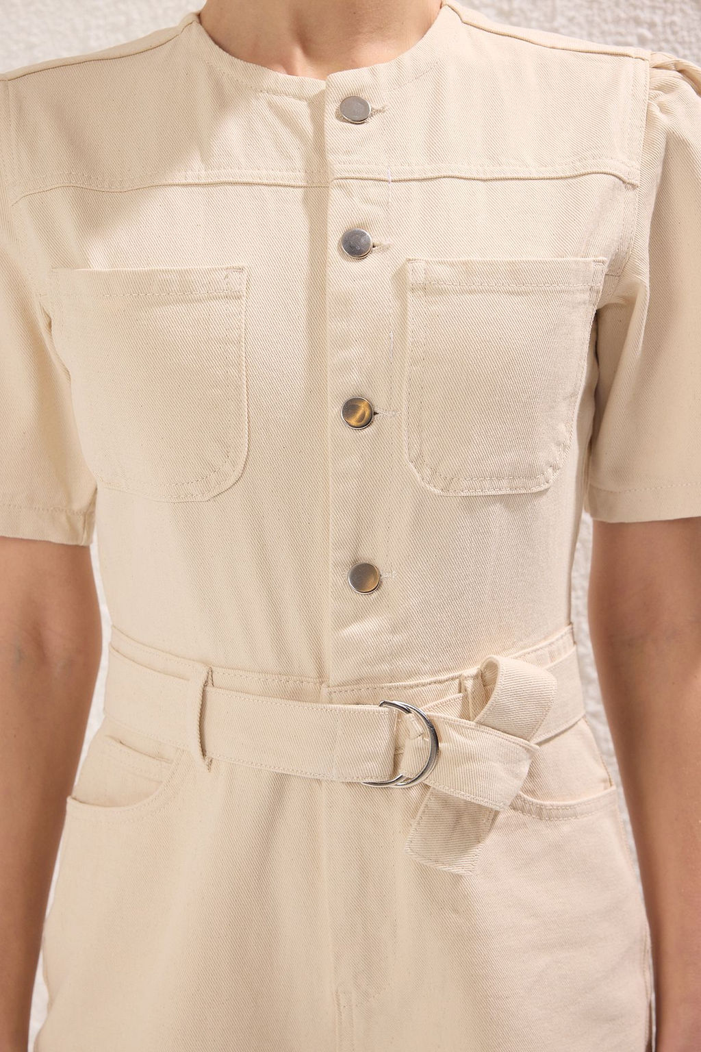 TRENDYOLMILLA Ekru Kemer Tokal? Balon Kol Mini Denim Sort Tulum TWOSS25TU00024  фото 3