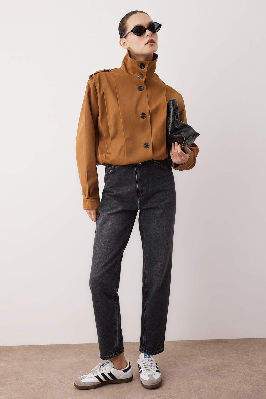 Koyu Mavi Yuksek Bel Mom Jeans TWOAW26JE00159 - Trendyolmilla фото 7