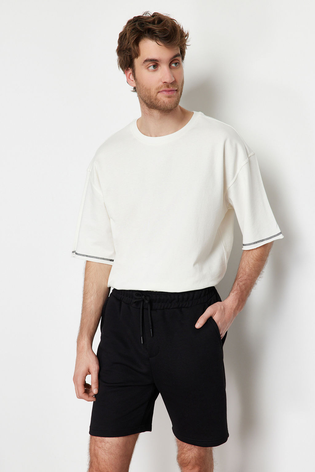 TRENDYOL MAN Siyah Regular/Normal Kesim Basic Sort TMNSS24SR00026 - Trendyolmilla фото 4