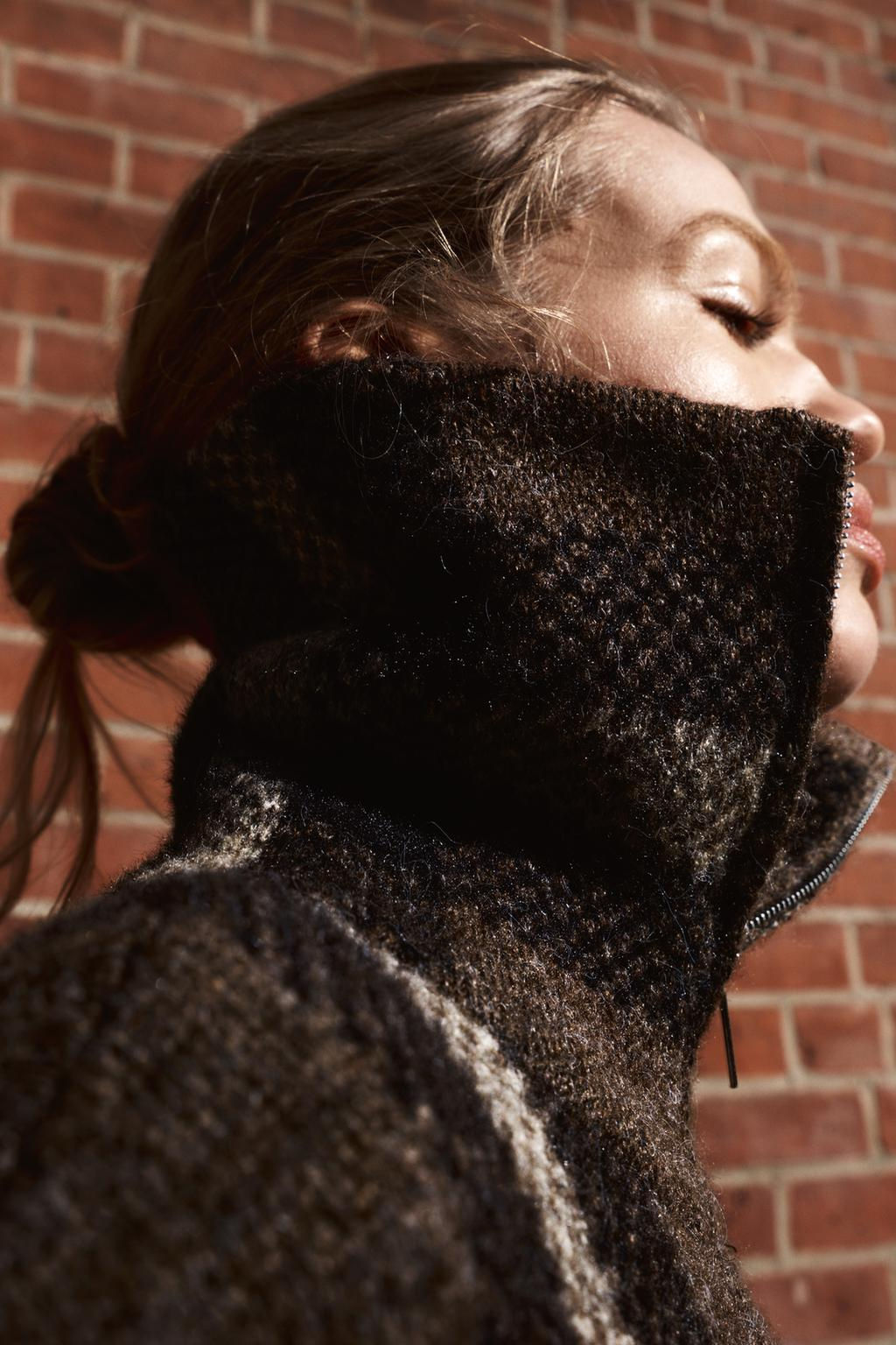 CHECKED KNIT BOMBER JACKET - Zara фото 3